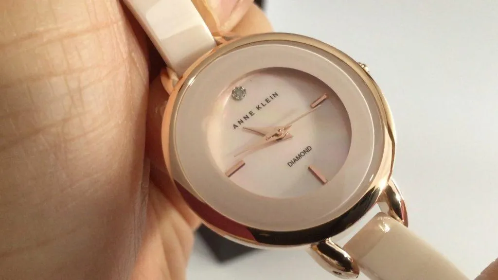 10 mẫu đồng hồ Anne Klein Nữ kèm lắc tay sang trọng đang được săn lùng với ưu đãi cực lớn