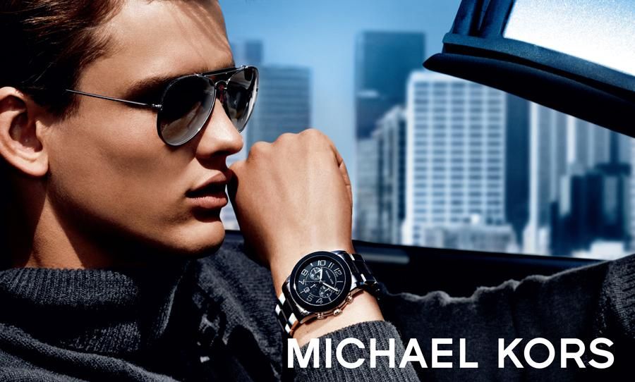 Những chiếc đồng hồ đeo tay cho cả nam và nữ kết hợp với hãng Fossil đầu tiên với tên Michael Kors