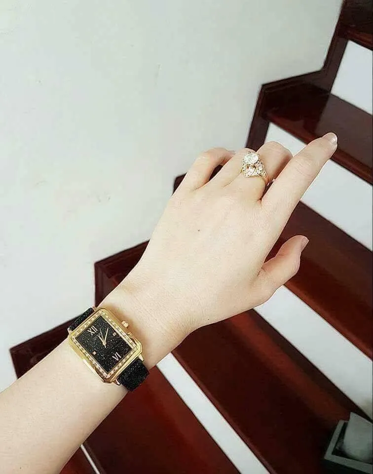 Đồng Hồ Nữ Guess U0841L1 Mặt Vuông Màu Đen Vàng