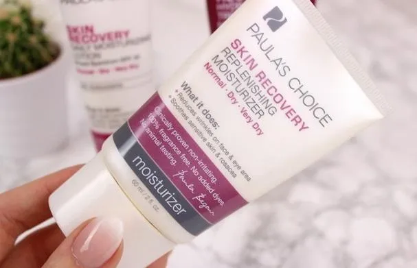 Review chi tiết 10 sản phẩm skincare cho da khô mụn nổi trội định phải biết