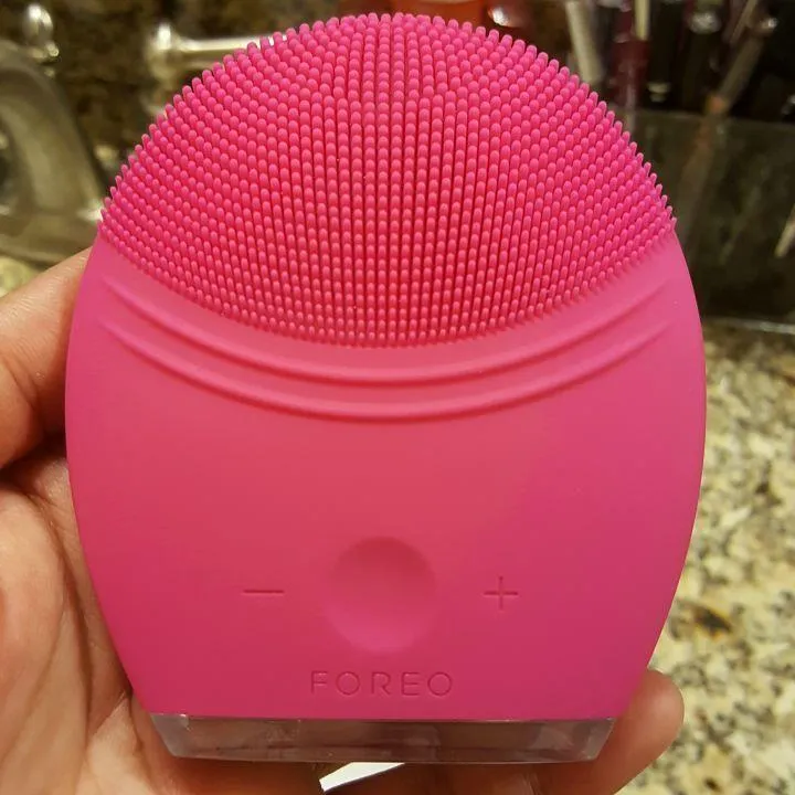 Máy Rửa Mặt Foreo Luna 2 Professional Màu Hồng Đậm - Magenta