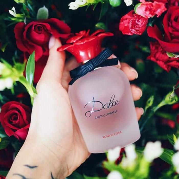 Mùi hương nước hoa Dolce & Gabbana Rosa Excelsa quyến rũ, nữ tính