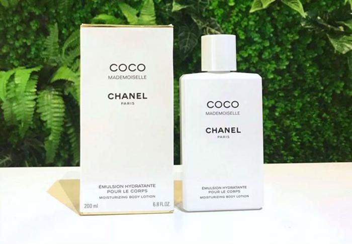 COCO MADEMOISELLE COCO MADEMOISELLE SET WITH EAU DE PARFUM INTENSE SPRAY  100 ML AND MOISTURIZING BODY LOTION 200 ML  2 Pieces  CHANEL