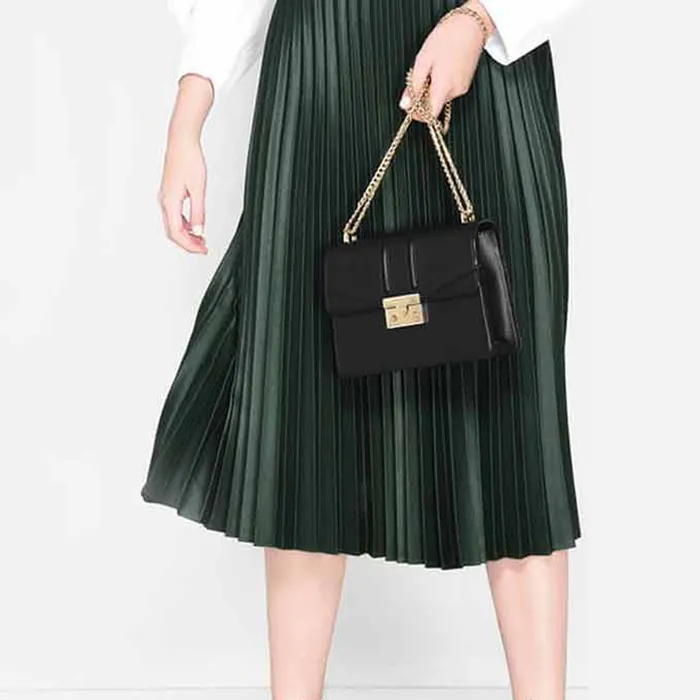 Túi Đeo Vai Nữ Charles & Keith CNK Metallic Accent Chain Strap ShoulderBag CK2-20160069 Màu Đen
