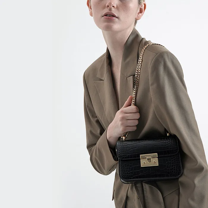 Túi Đeo Chéo Nữ Charles & Keith CNK Croc-Effect Chain Strap Crossbody Bag 80700998-4 Màu Đen