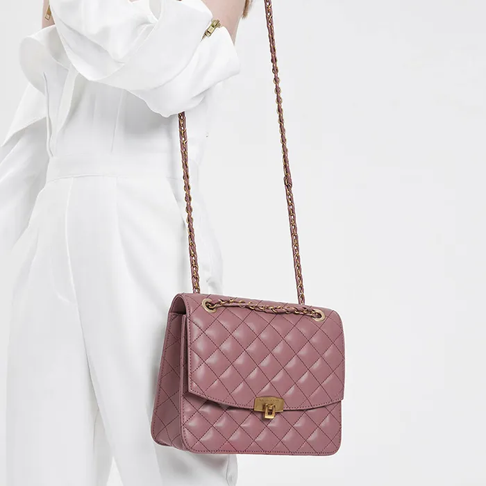 Túi Đeo Chéo Nữ Charles & Keith CNK Quilted Push-Lock Clutch CK2-70150587 Màu Hồng Rose