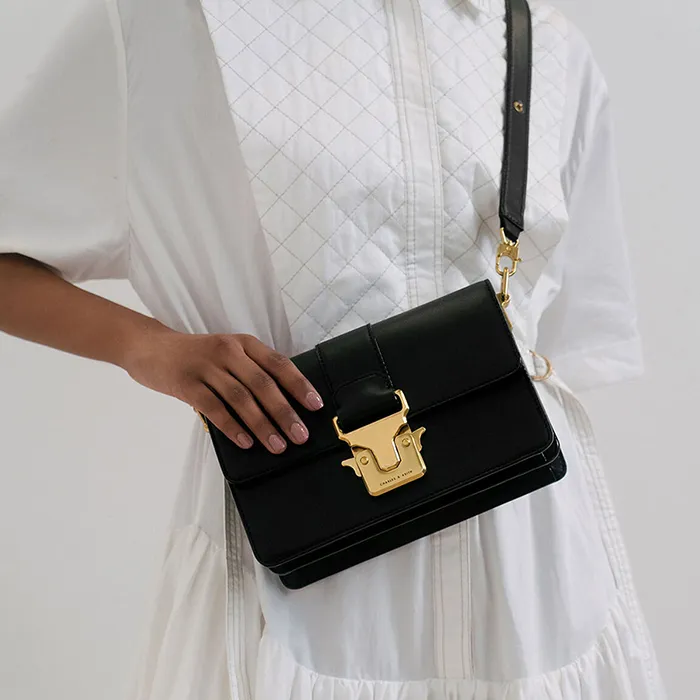Túi Nữ Charles & Keith CNK Metallic Push-Lock Shoulder Bag Ck2-20781574-1 Màu Đen