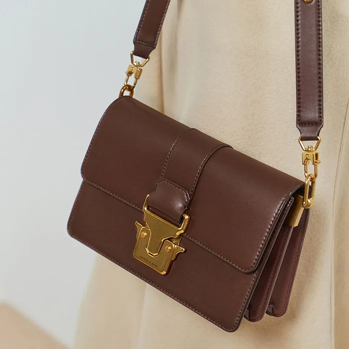 Combo Túi Charles & Keith CNK Metallic Ck2-20781357 Màu Nâu + Ví Nam Tommy Hilfiger Tan H031064