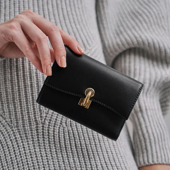 Ví Nữ Charles & Keith CNK Turn-Lock Fold Wallet 10680888 BLACK Màu Đen