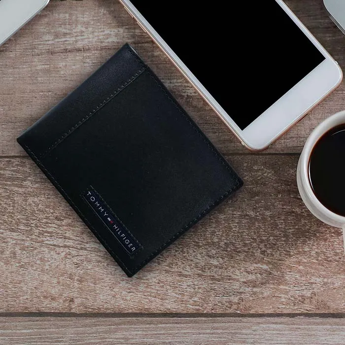 Ví Nam Tommy Hilfiger Men's Thin Sleek Casual Bifold Wallet Tan Màu Đen