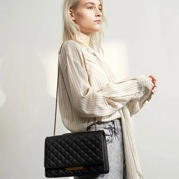 Túi Đeo Vai Nữ Charles & Keith CNK Quilted Shoulder Bag Màu Đen