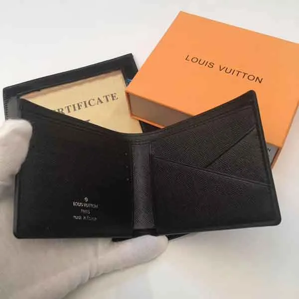 Mẹo phối đồ ấn tượng khi kết hợp cùng ví cầm tay nam Louis Vuitton