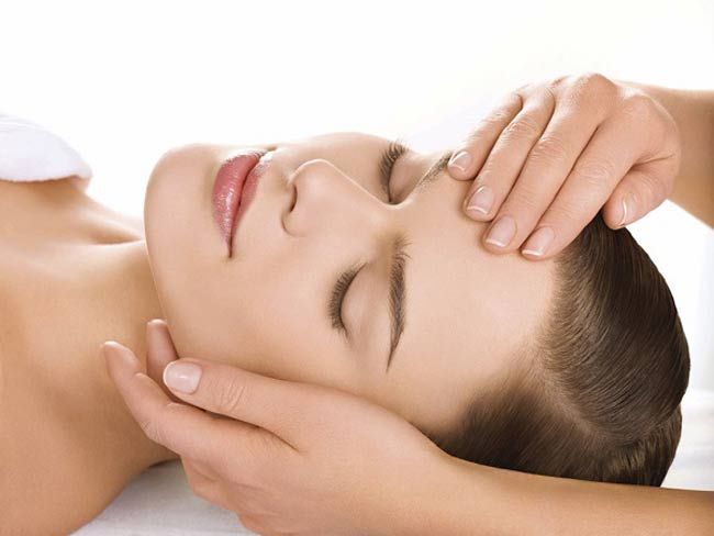 Hướng dẫn cách massage da mặt chống nhăn và chảy xệ hiệu quả tại nhà - 1