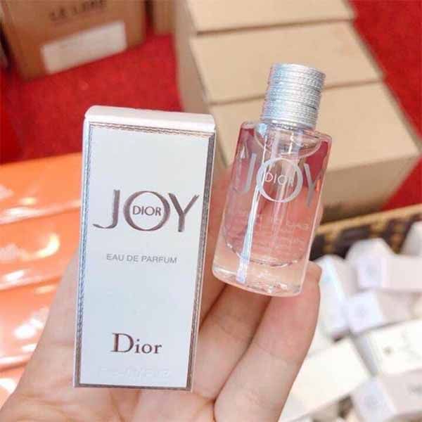 Thiết kế chai nước hoa Dior Joy EDP 5ml điệu đà, nữ tính