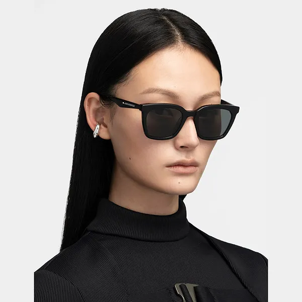 Kính Mát Gentle Monster Momati 01 Màu Đen