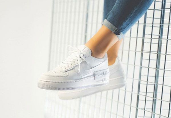 Top 15 đôi giày Nike nữ hàng hiệu màu trắng của Mỹ bán chạy nhất-25