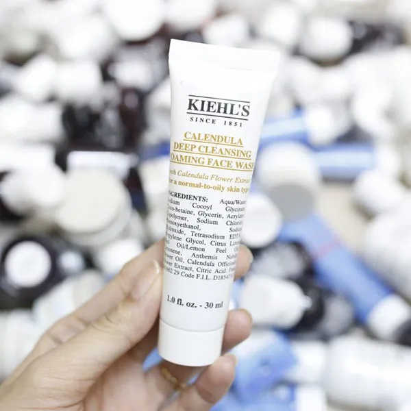 Sữa Rửa Mặt Hoa Cúc Kiehl's Calendula Deep Cleansing Foaming Face Wash 30ml