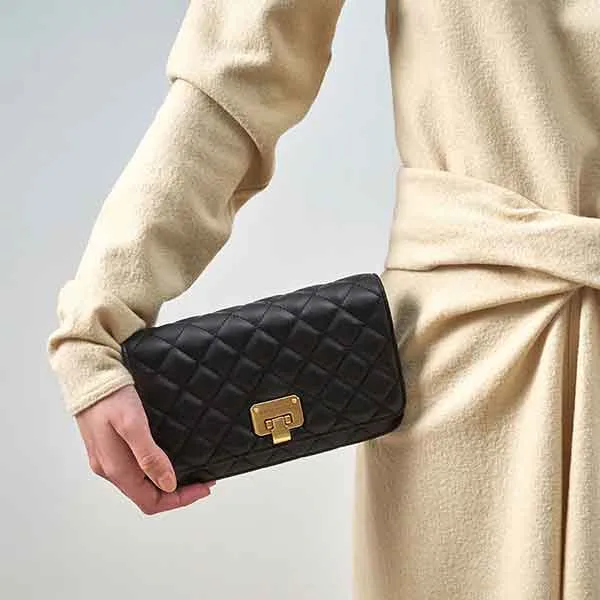 Túi Đeo Vai Nữ Charles & Keith CNK Quilted Flip-Lock Clutch CK2-70160082-2 Màu Đen