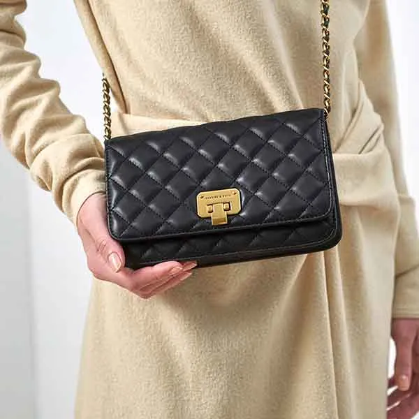 Túi Đeo Vai Nữ Charles & Keith CNK Quilted Flip-Lock Clutch CK2-70160082-2 Màu Đen