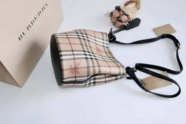 Túi Xách Burberry Haymarket Check Crossbody Bucket Bag In Light Black 40571581 Dây Đen - Túi xách - Vua Hàng Hiệu
