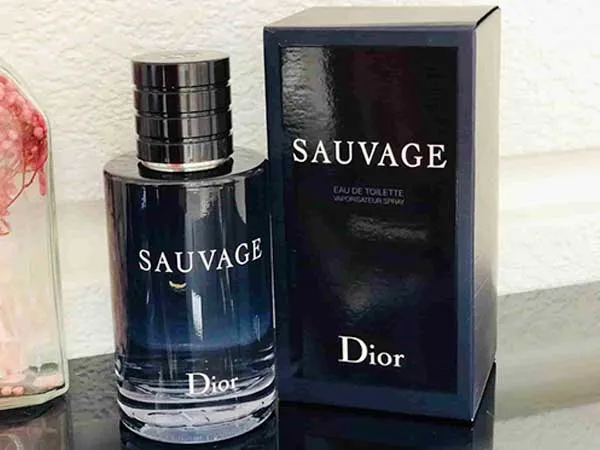 Thiết kế chai nước hoa Dior Sauvage EDT 200ml bí ẩn, nam tính