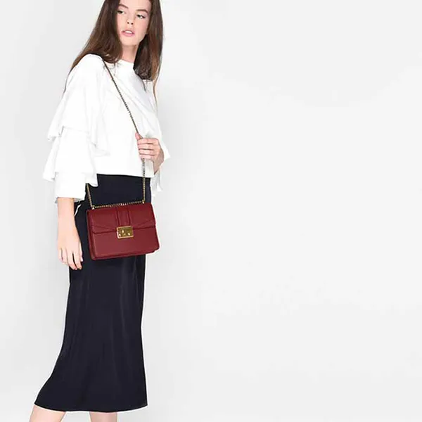 Túi Đeo Vai Nữ Charles & Keith CNK Metallic Accent Chain Strap Shoulder Bag 20160069 Màu Đỏ