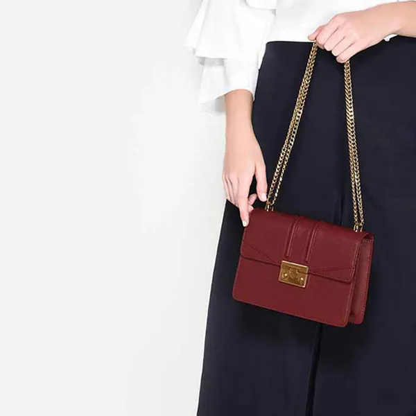 Túi Đeo Vai Nữ Charles & Keith CNK Metallic Accent Chain Strap Shoulder Bag 20160069 Màu Đỏ