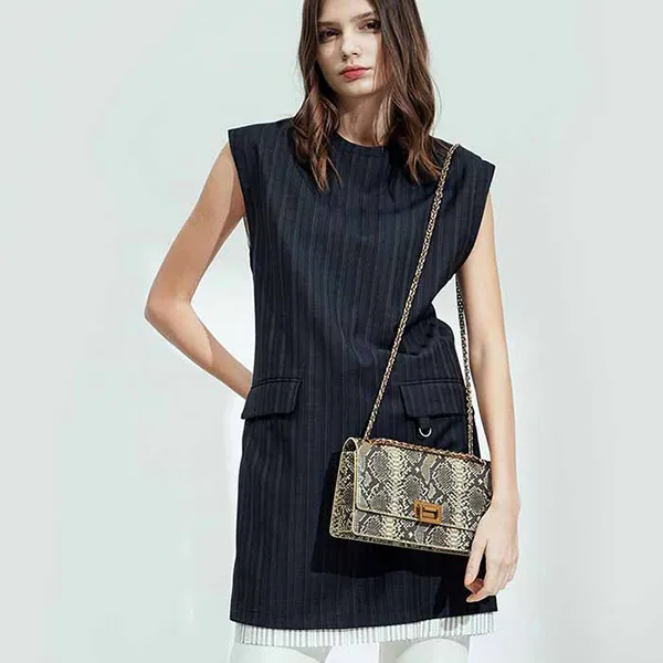 Túi Xách Nữ Charles & Keith CNK Snake Print Chain Strap Shoulder Bag 20840206 Họa Tiết Da Rắn