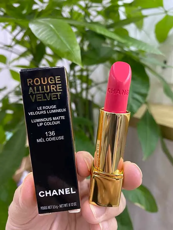 Son Chanel 42 Rouge Allure Velvet chính hãng tại mocparisvn