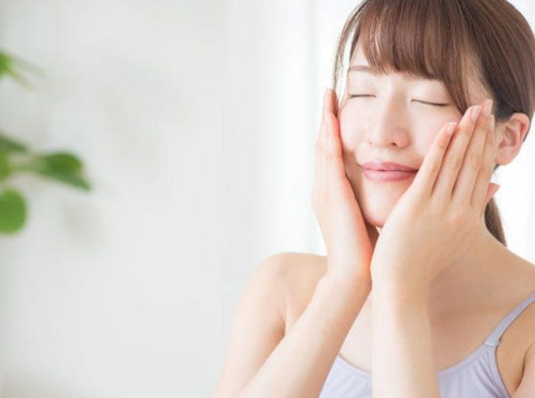 Học 7 cách massage mặt kiểu Nhật Bản giúp da tươi trẻ như tuổi đôi mươi - 12