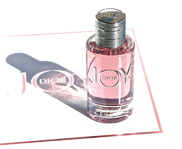 Thiết kế chai nước hoa Dior Joy EDP 50ml điệu đà, nữ tính