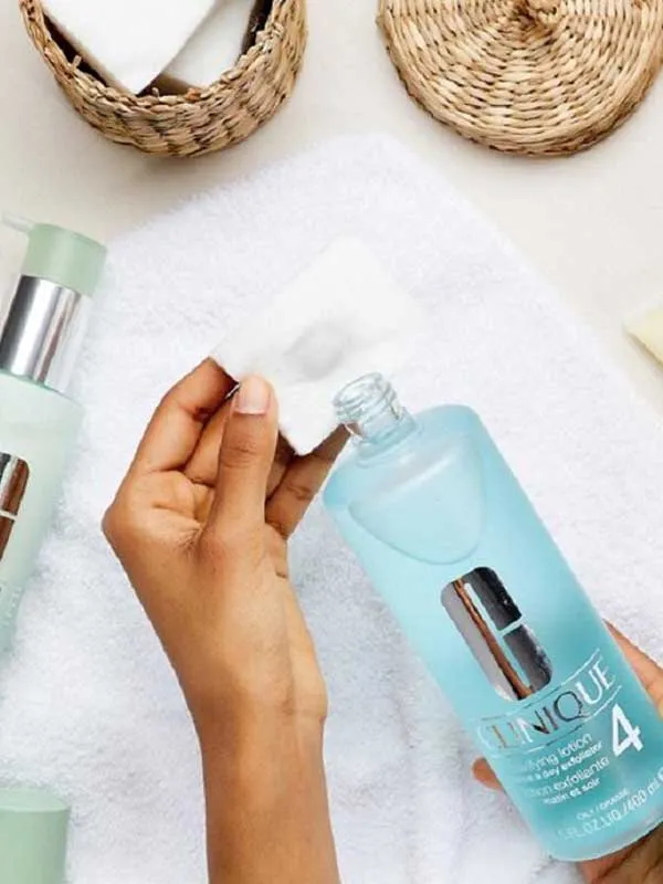Nước Thanh Tẩy Clinique Clarifying Lotion Twice A Day Exfoliator Số 4 Cho Da Nhạy Cảm 200ml