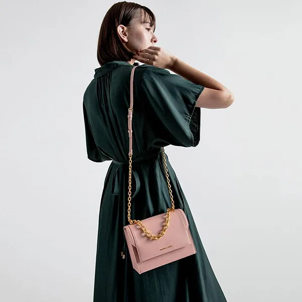 Túi Đeo Vai Nữ Charles & Keith CNK Chain Link Embossed Crossbody Bag CK2-80700905 Màu Hồng