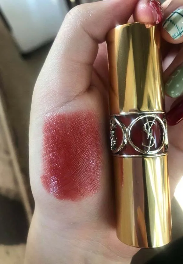 Son Dưỡng YSL Rouge Volupté Shine 80 Chili Tunique Màu Đỏ Gạch