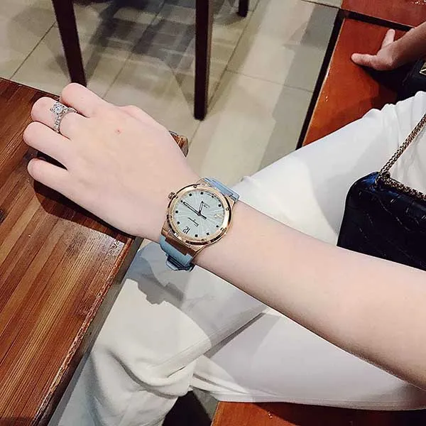 Đồng Hồ Salvatore Ferragamo Watches F80 Classic Lady Two-Tone Watch