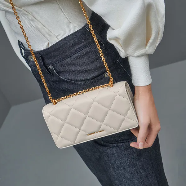 Túi Xách Nữ Charles & Keith CNK Chain Handle Quilted Long Wallet Cream 10680924 Màu Trắng Kem