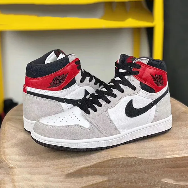 Giày Nike Air Jordan 1 Retro High OG Light Smoke Grey 555088-126/575441-126 Màu Xám Size 40