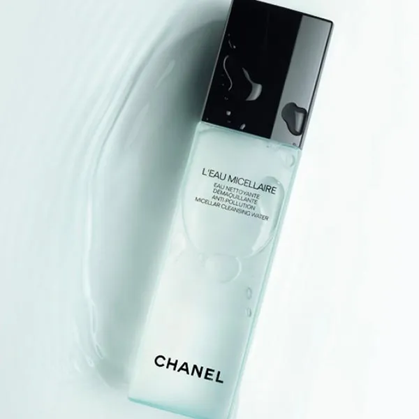 Mua Nước Tẩy Trang Giảm Tác Nhân Ô Nhiễm Chanel L'eau Micellaire  Anti-Pollution Micellar Cleansing Water 150ml - Chanel - Mua tại Vua Hàng  Hiệu h032881