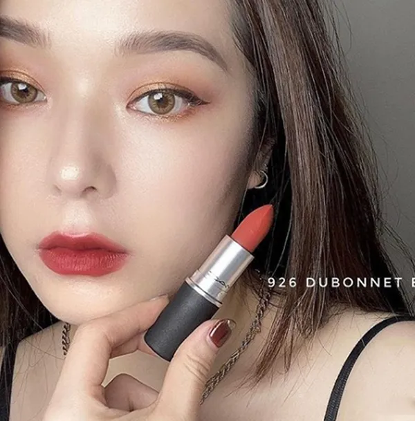 Son MAC Powder Kiss 926 Dubonnet Buzz Màu Đỏ Gạch