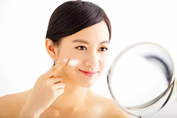 Top 11 bộ sản phẩm skincare cho da dầu mụn hiệu quả và an toàn 24
