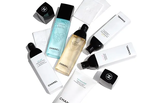 Dầu Tẩy Trang Chống Tác Nhân Ô Nhiễm Chanel L’huile Anti-Pollution Cleansing Oil 150ml
