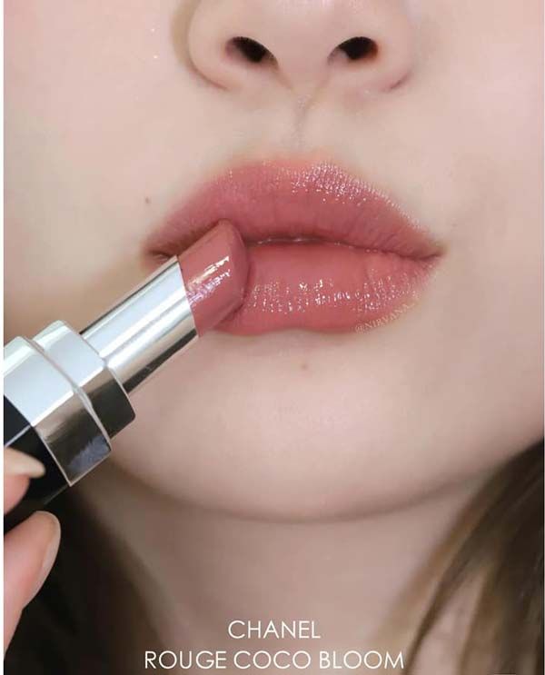 Review 9 màu son dưỡng Chanel Rouge Coco Bloom cho môi mềm mịn quyến rũ 3