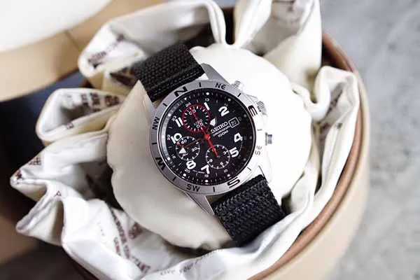 Đồng Hồ Nam Seiko Chronograph SND399P1 Màu Đen