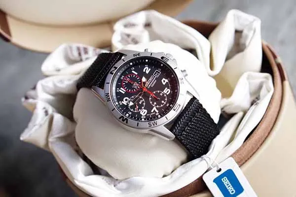 Đồng Hồ Nam Seiko Chronograph SND399P1 Màu Đen