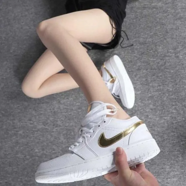 Giày Thể Thao Nike Jordan 1 Low White Metallic Gold CZ4776-100 Màu Trắng Size 36.5