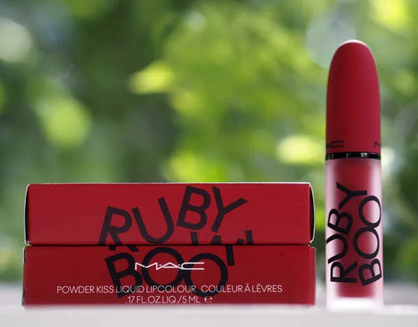 Son Kem MAC Powder Kiss Liquid Lipcolour Ruby's Crew Ruby Boo 2021 Màu Đỏ Thuần