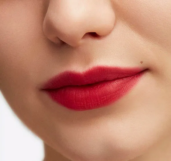 Son Kem MAC Powder Kiss Liquid Lipcolour Ruby's Crew Ruby Boo 2021 Màu Đỏ Thuần