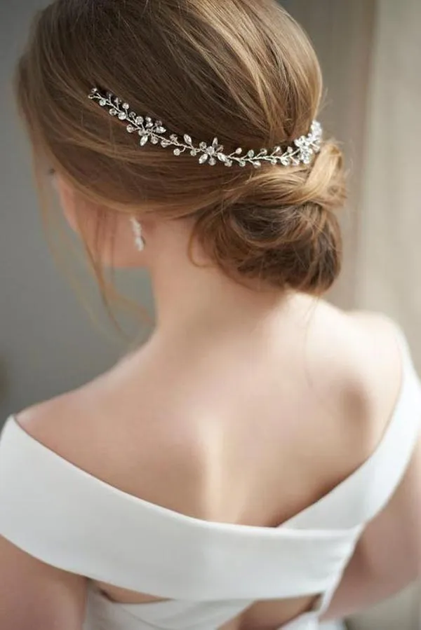 Top 10 Kiểu tóc cô dâu được ưa chuộng nhất trong mùa cưới - toplist.vn