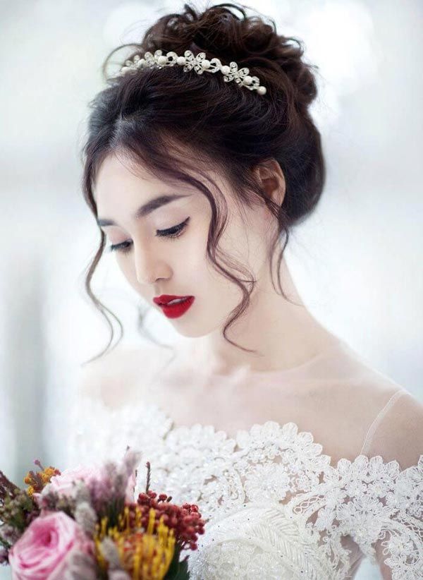 Top 12+ kiểu tóc cô dâu đẹp cho mặt gầy giúp nàng lộng lẫy hơn - 9