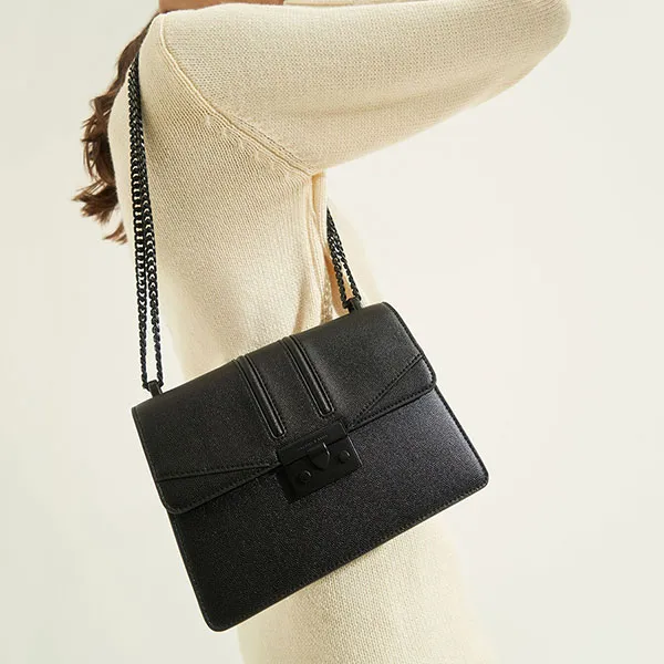 Túi Xách Nữ Charles & Keith CNK Metallic Push-Lock Shoulder Bag Ultra-Matte Black CK2-21200009-5 Màu Đen Khóa Đen
